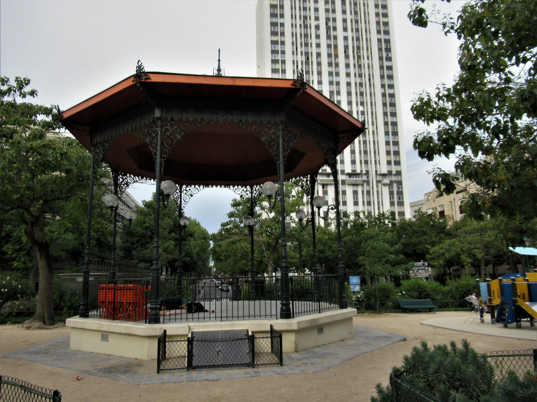 Square de la place de Bitche-巴黎必去景点