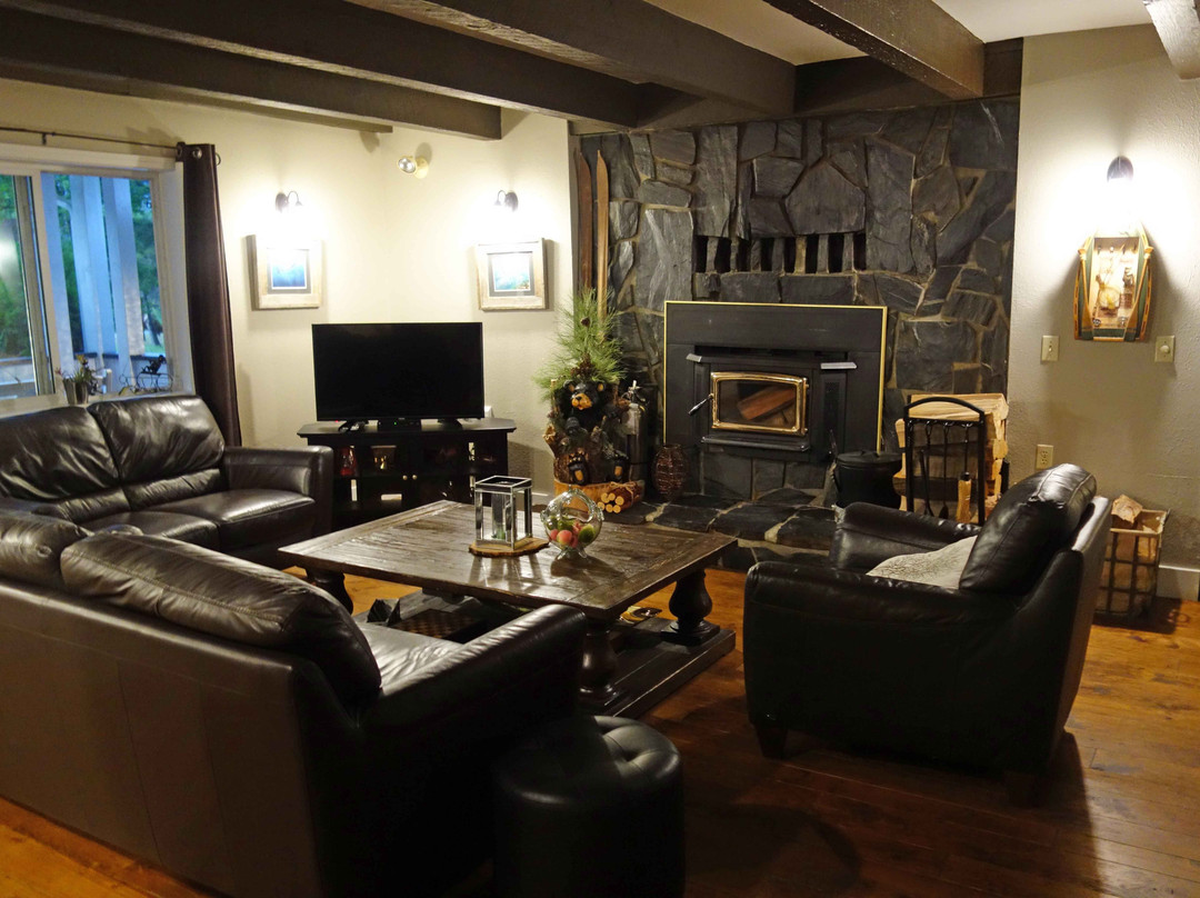 Bella Coola Eagle Lodge主图