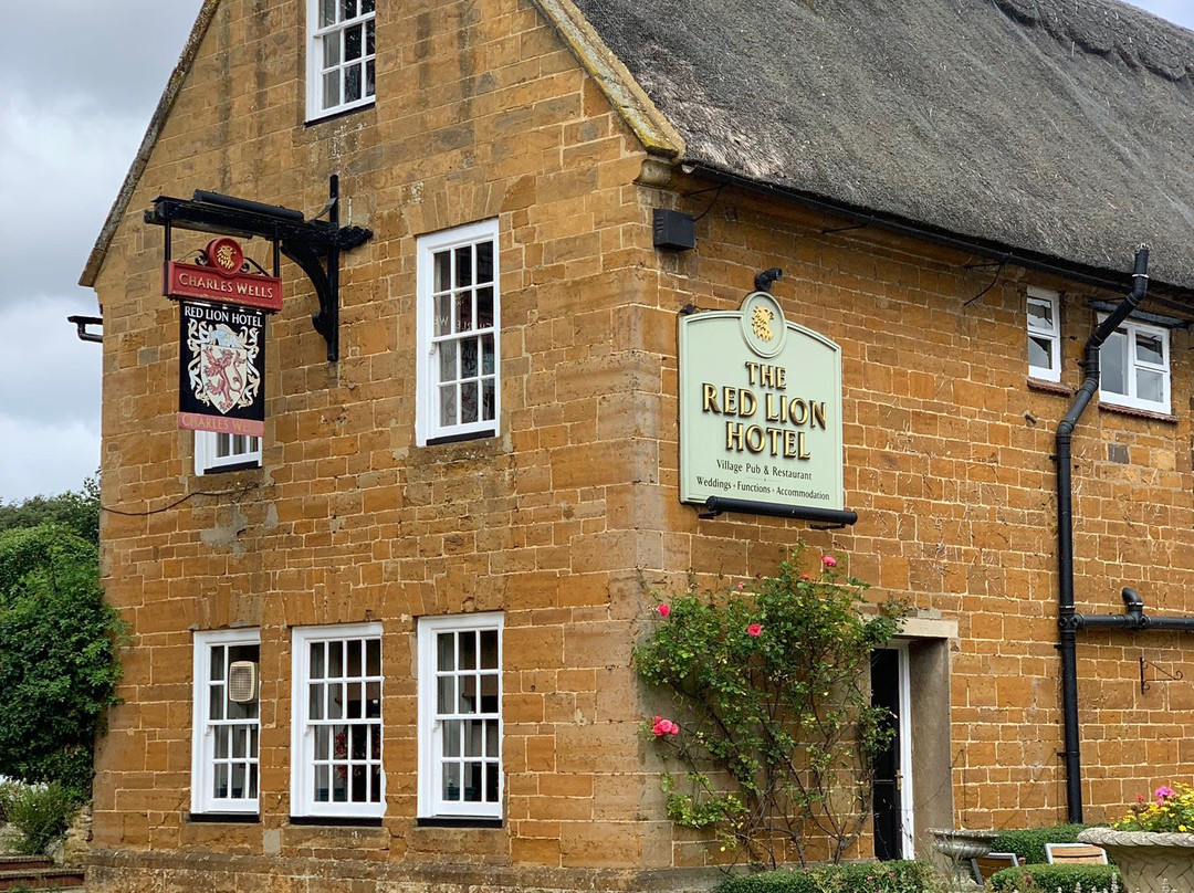 The Red Lion Hotel主图