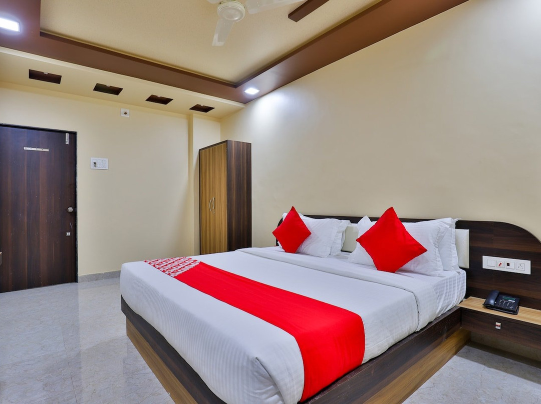 Hotel Daksh & Resorts主图