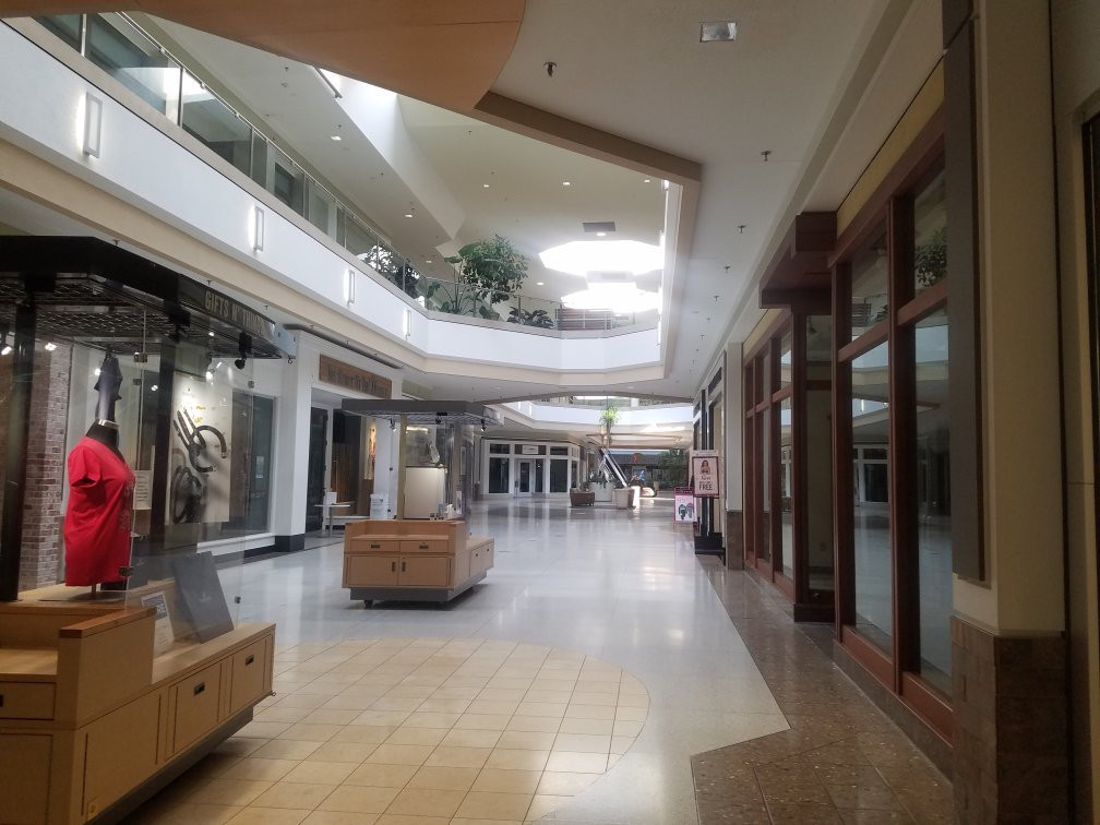 Chesterfield Mall-切斯特菲尔德必去景点