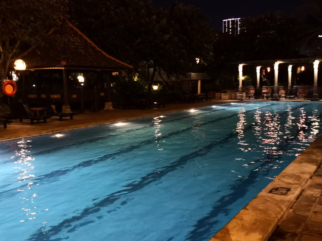 泗水布米大酒店主图