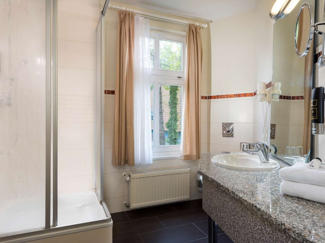 瓦尔德施洛斯申奥斯特海景酒店主图