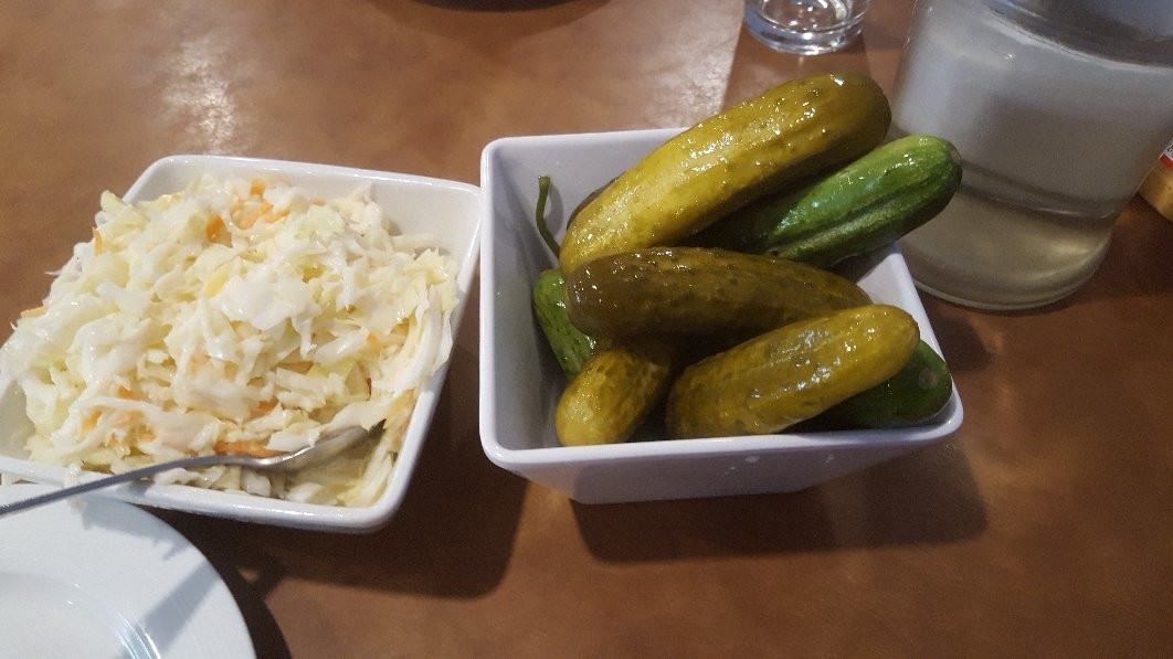 Lawrence餐馆和美食-Traditions Eatery