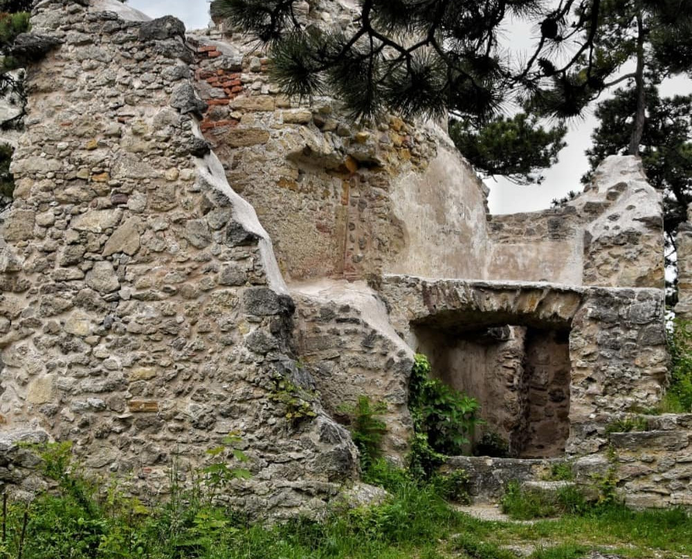 Burgruine Mödling-默德林必去景点