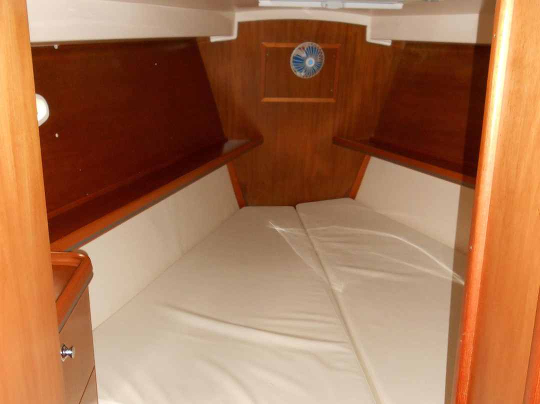Delta Yacht Charter景点图片