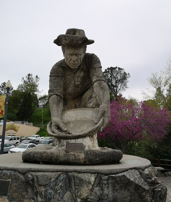 Lindblad Studios-Auburn必去景点