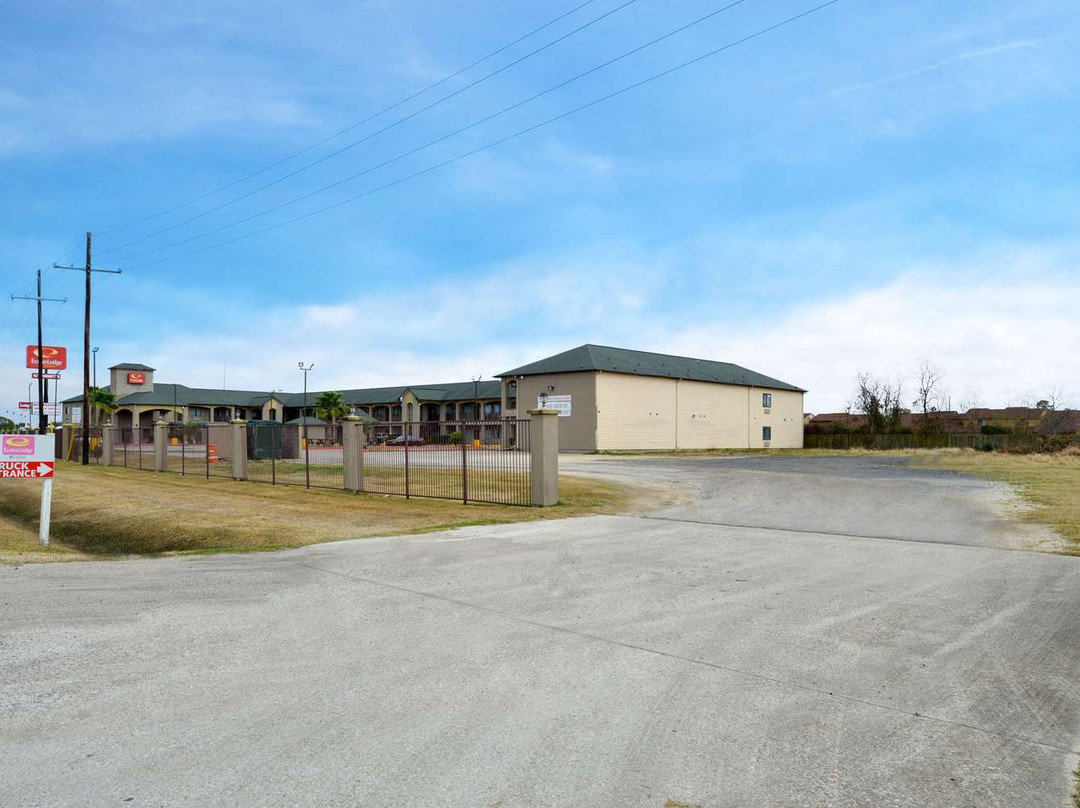 Econo Lodge Inn & Suites Port Arthur Near Sabine Pass主图