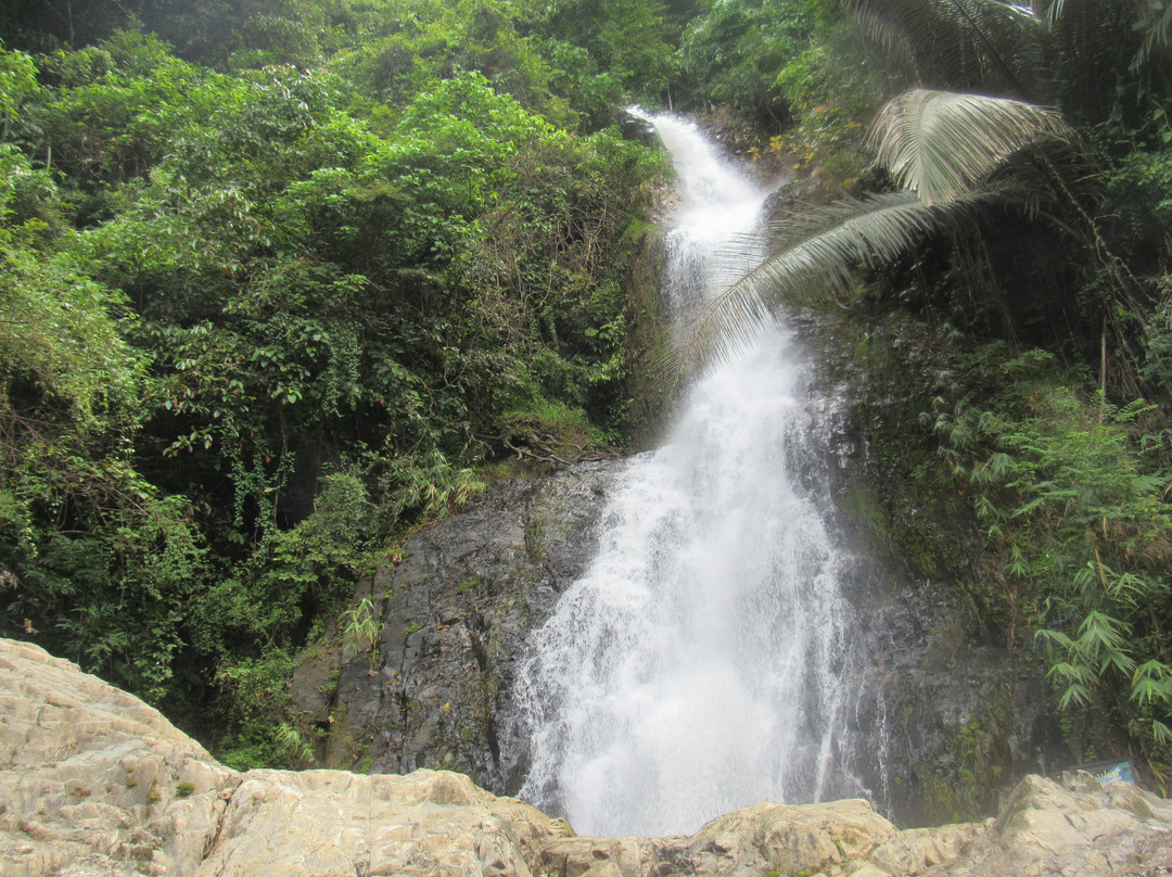 Huai To Waterfall景点图片