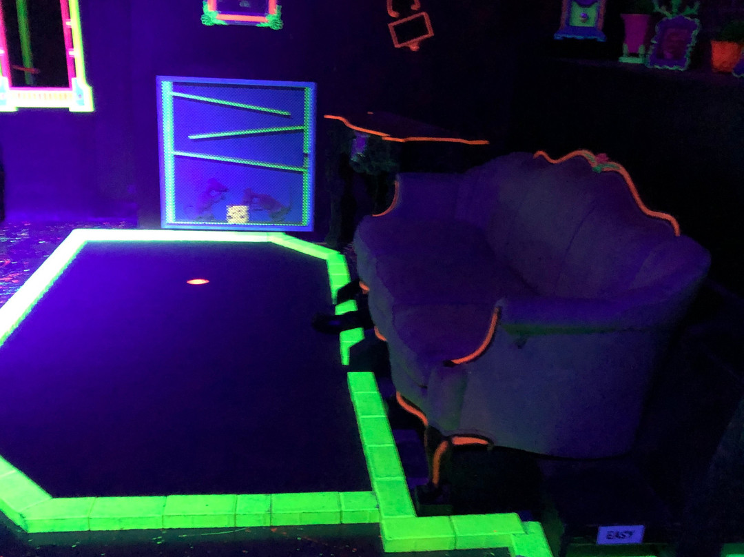 Outrageous Mini Golf-Hiram必去景点