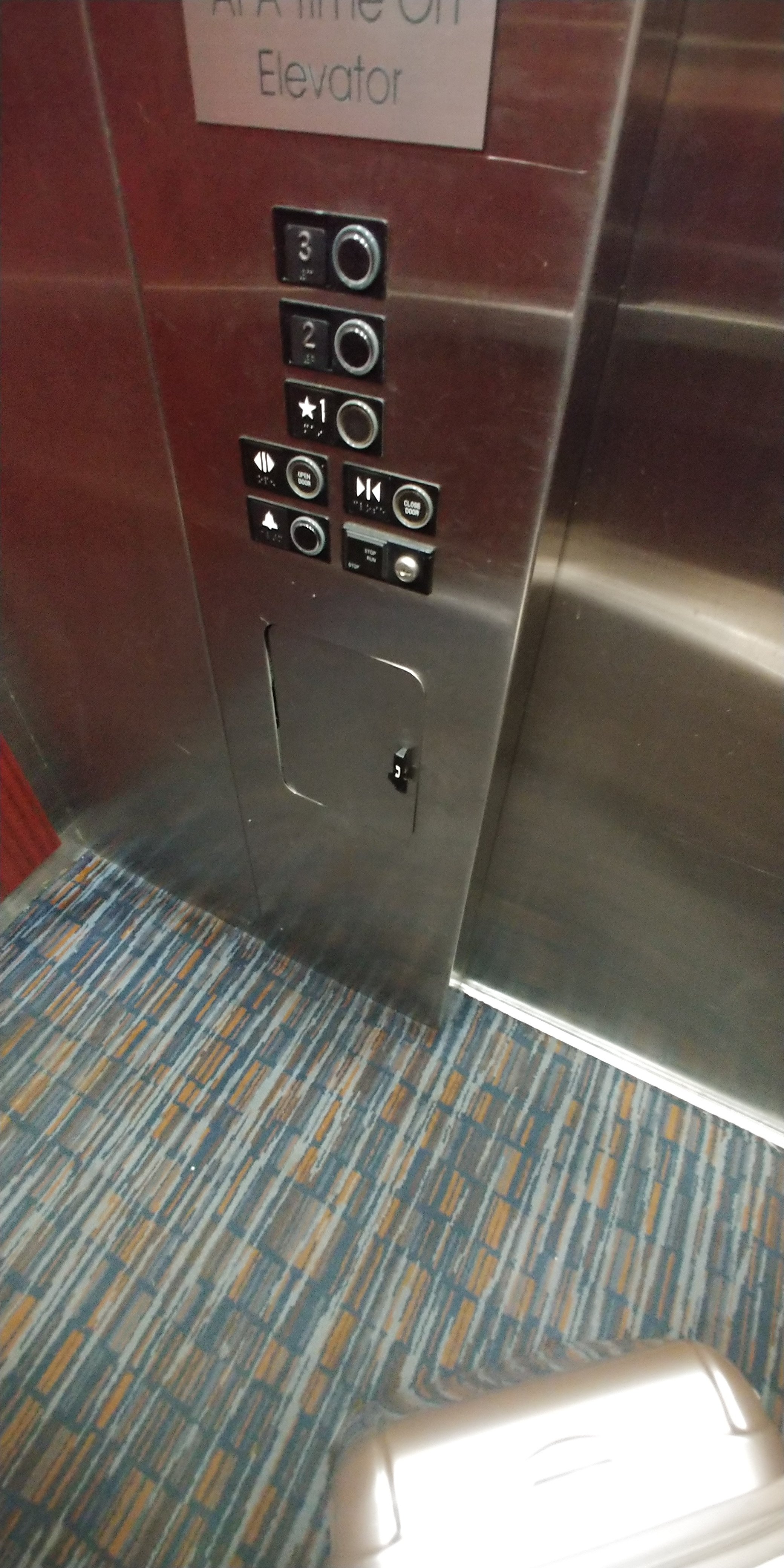 Courtyard by Marriott Columbus Airport-浴室