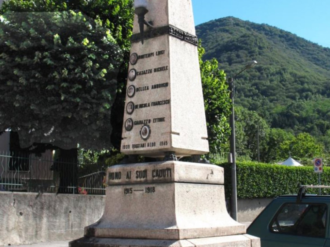 Monumento Ai Caduti Di Runo景点图片