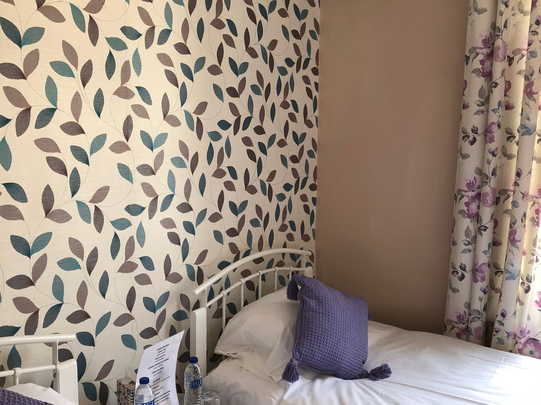 Chapter Two Accomodation主图