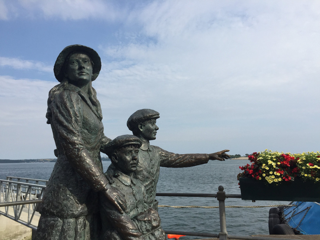 科夫旅游景点-Annie Moore Statue