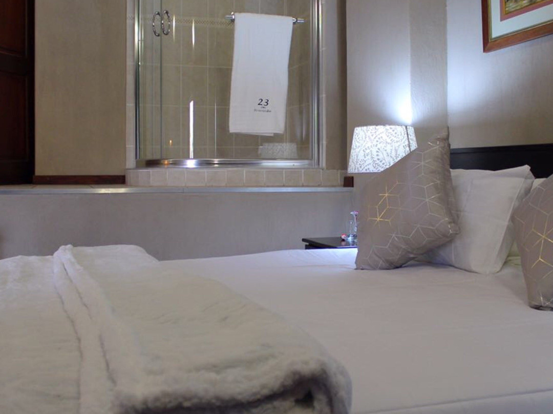 Twenty Three on Riverside主图