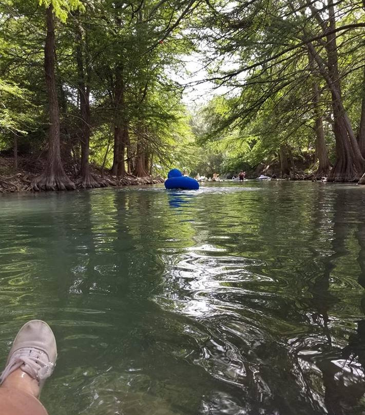 Happy Hollow Frio River Outfitters-Concan必去景点