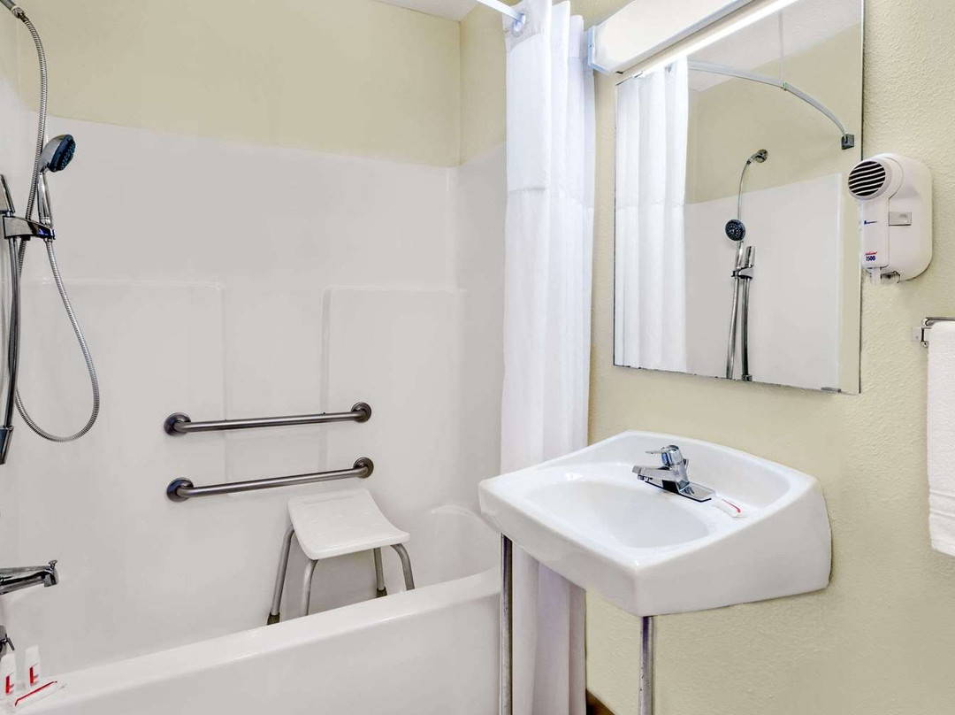 Days Inn by Wyndham Jackson主图