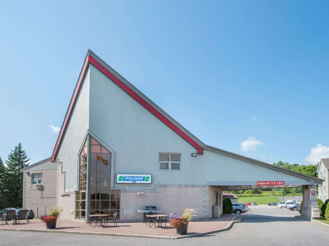 Clarion Pointe Quebec Airport主图