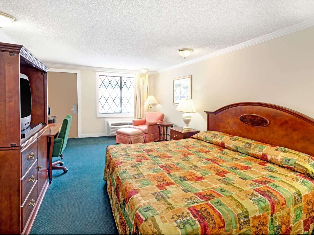 Knights Inn Austell主图