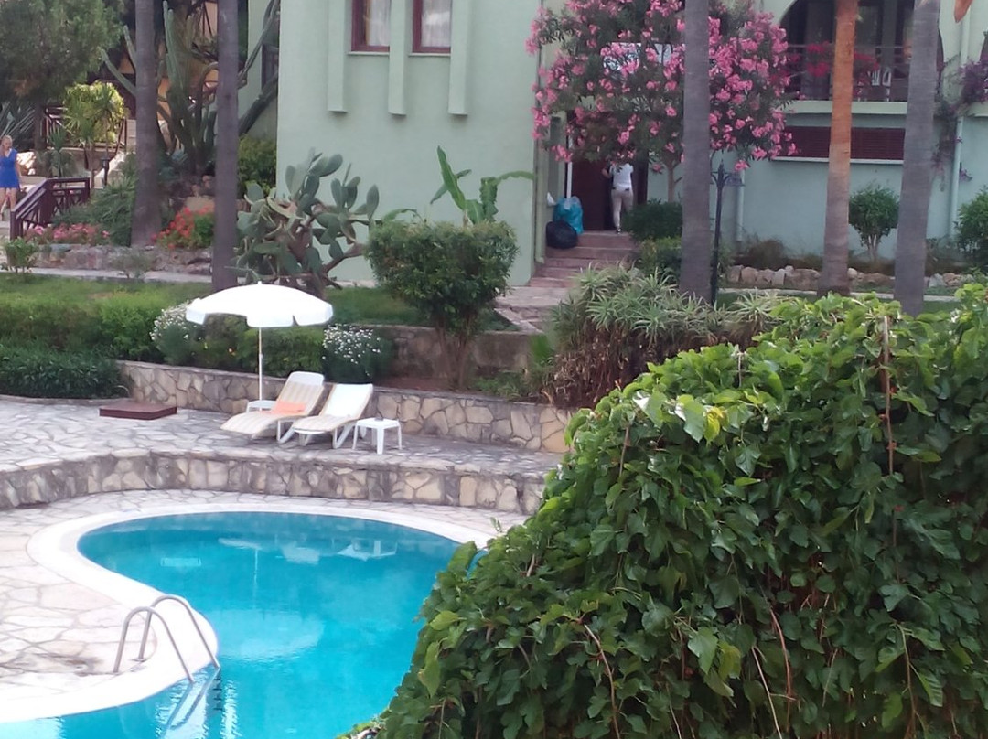 Green Paradise Beach Hotel主图