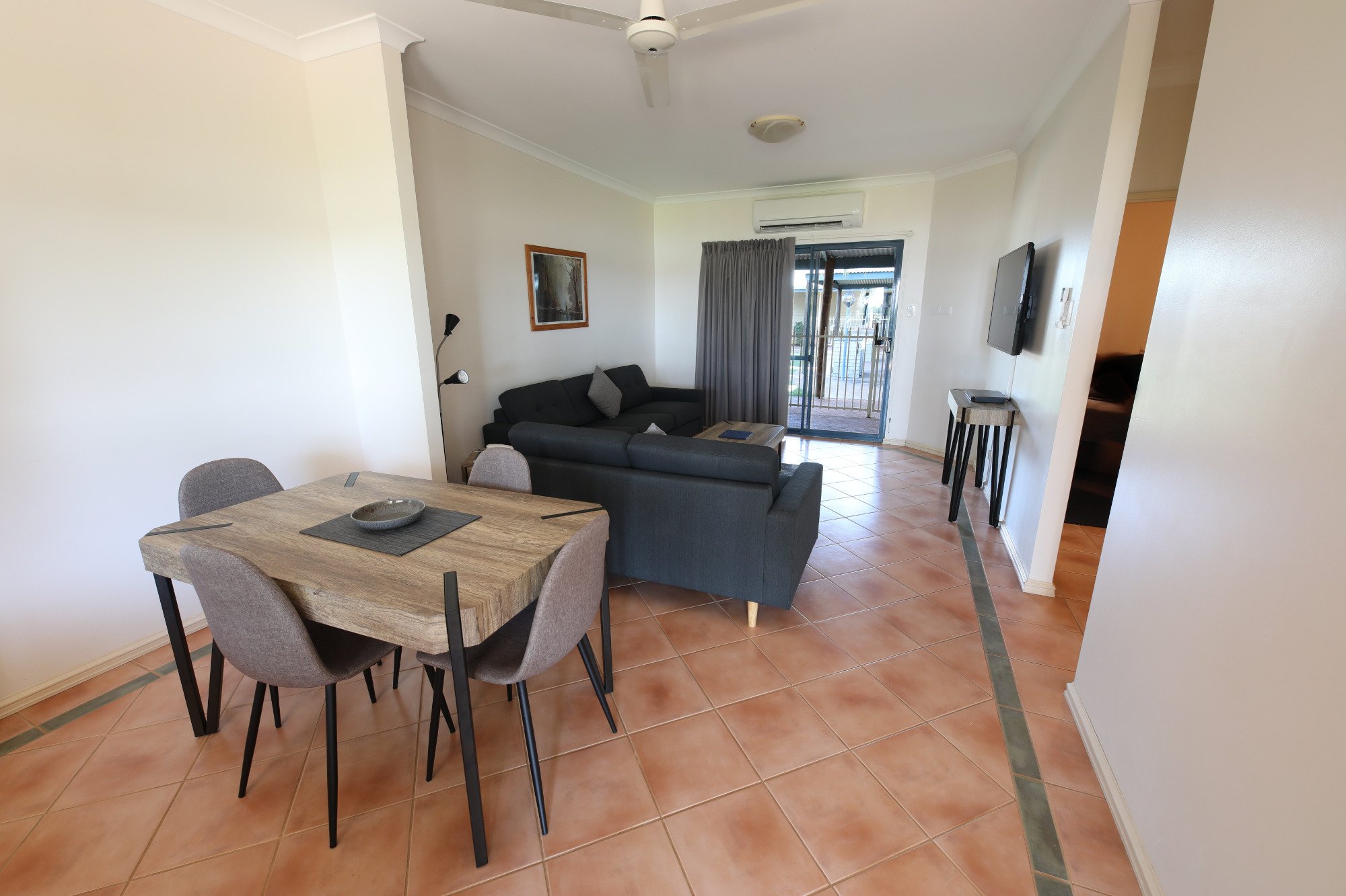 Lakeview Apartments-官方