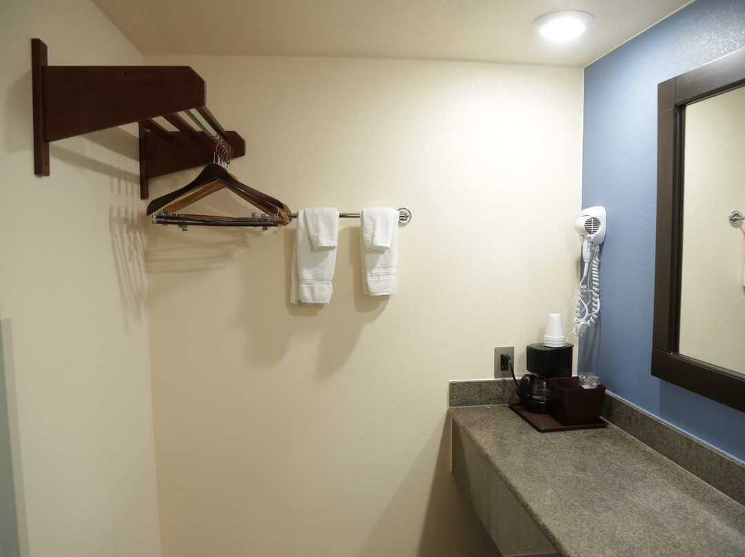 Theroff's Motel主图