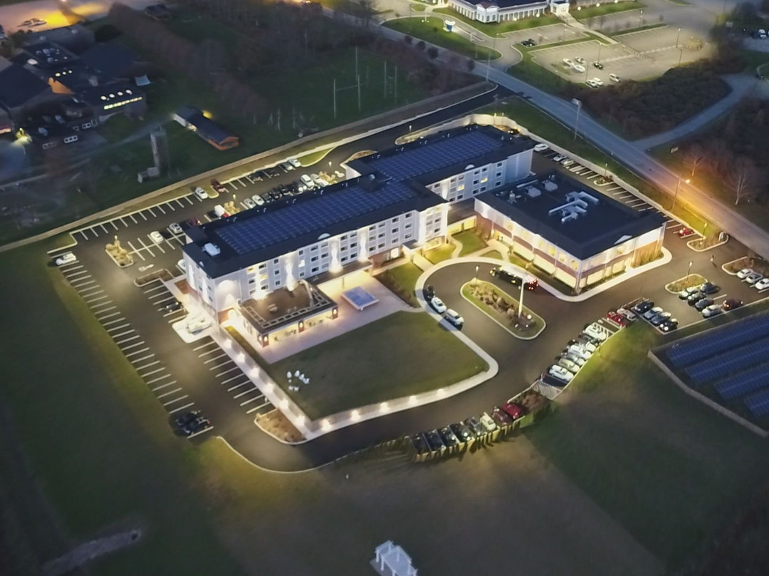 Wyndham Newport Hotel主图