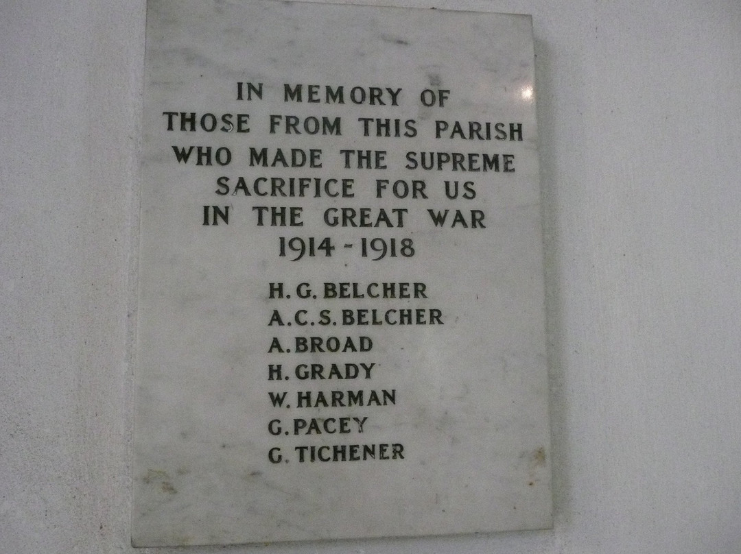 St Peter and St Paul’s-Chaldon必去景点