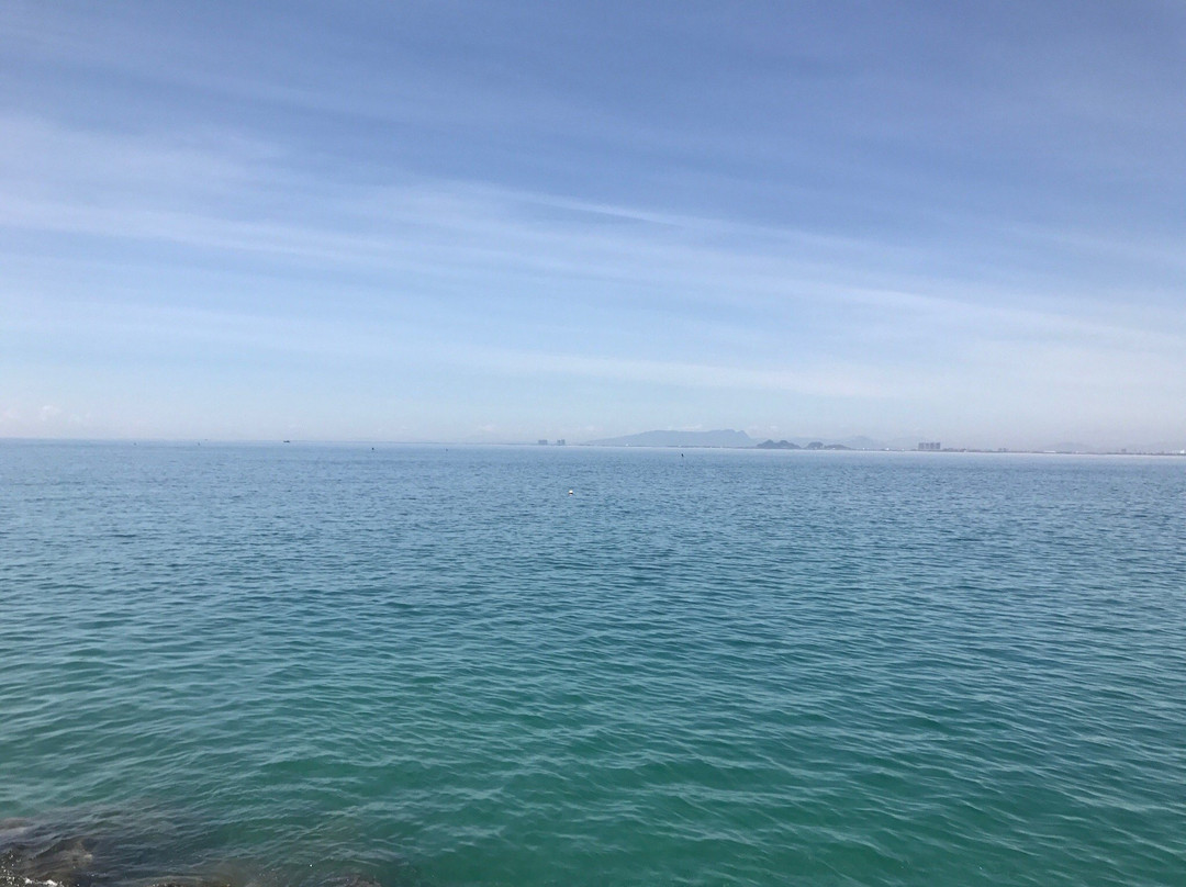 Bãi Đá Đen-岘港必去景点