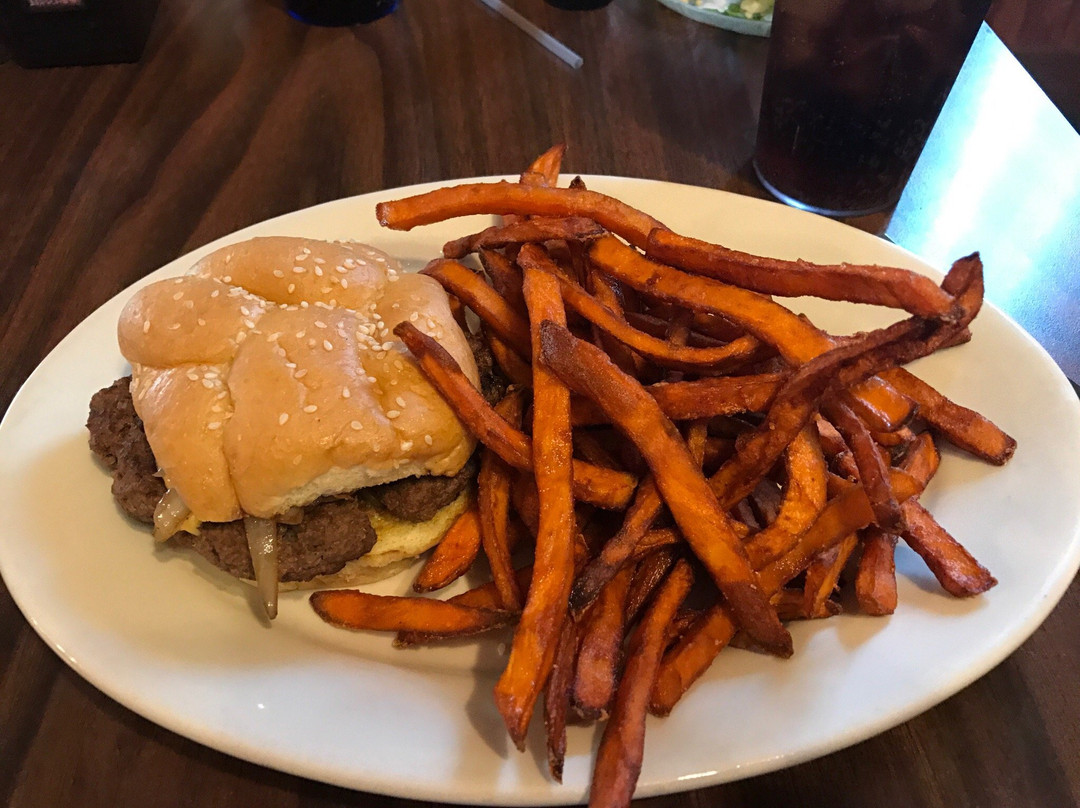 Baxley餐馆和美食-Barbara Dean's Steakhouse