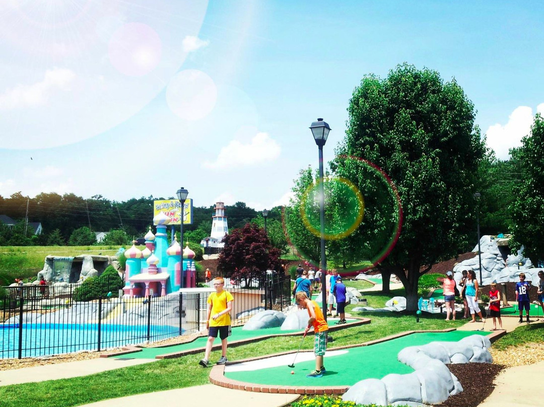Swing-A-Round Fun Town景点图片