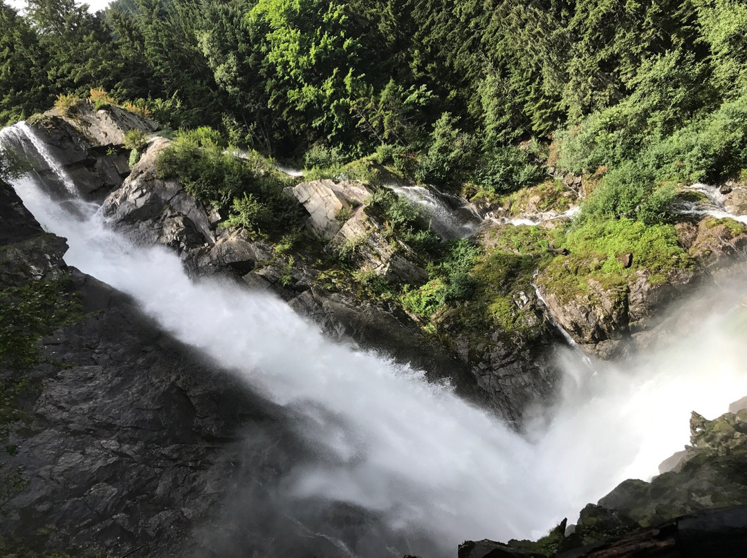 Cascata LARES景点图片