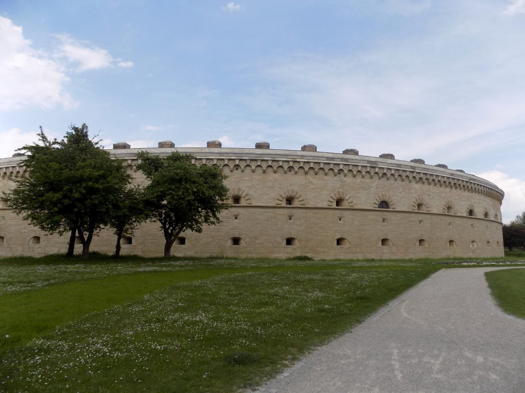 Reduit Tilly-因戈尔施塔特必去景点