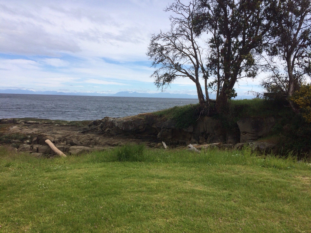 Active Pass Lighthouse-Mayne Island必去景点
