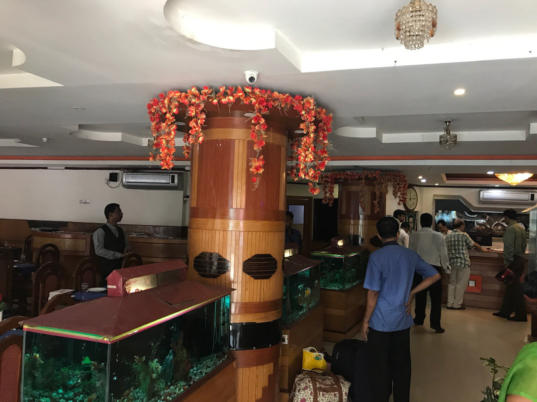 梅廸尼普尔轨道酒店