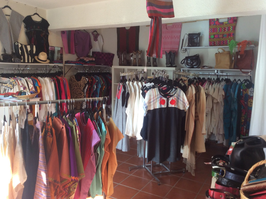 Etnica-托多斯桑托斯必去景点