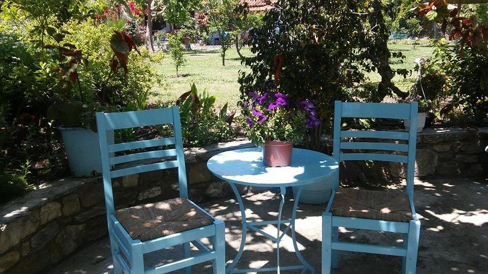 Maniatis Garden