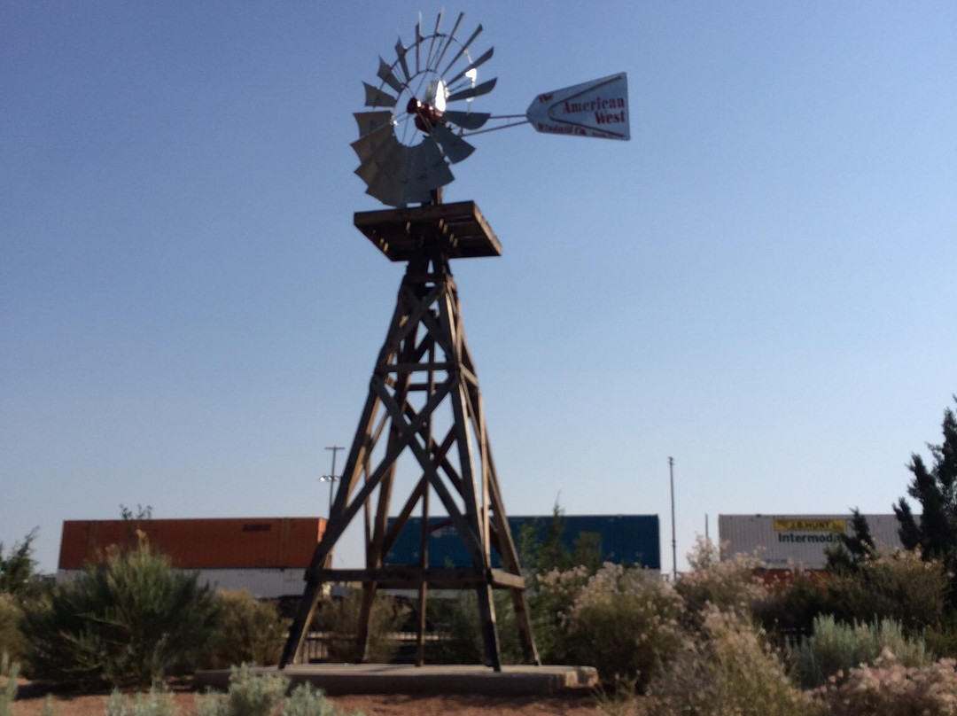 First Street Pathway Park-温斯洛必去景点