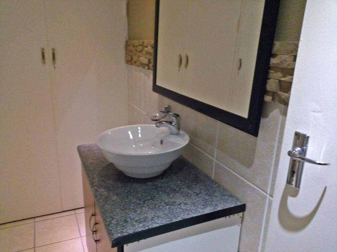 Big "5" Guesthouse主图