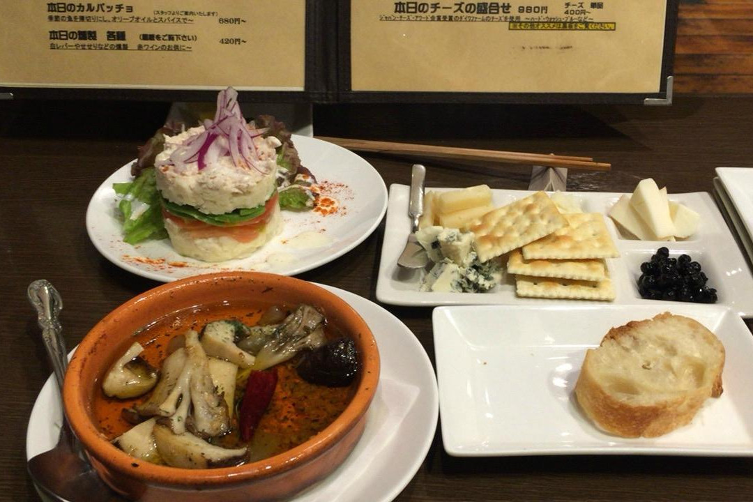 チキン&ワイン 月光食堂