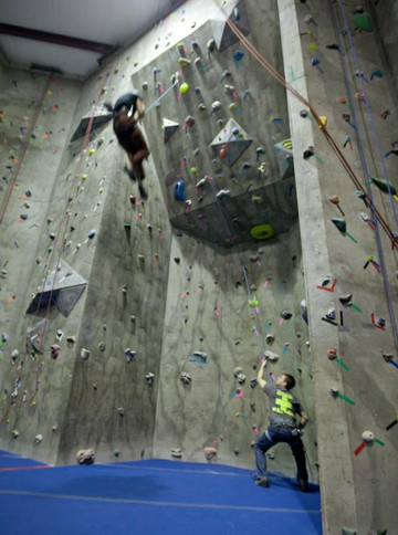 Vertical eXcape Climbing Center-埃文斯维尔必去景点