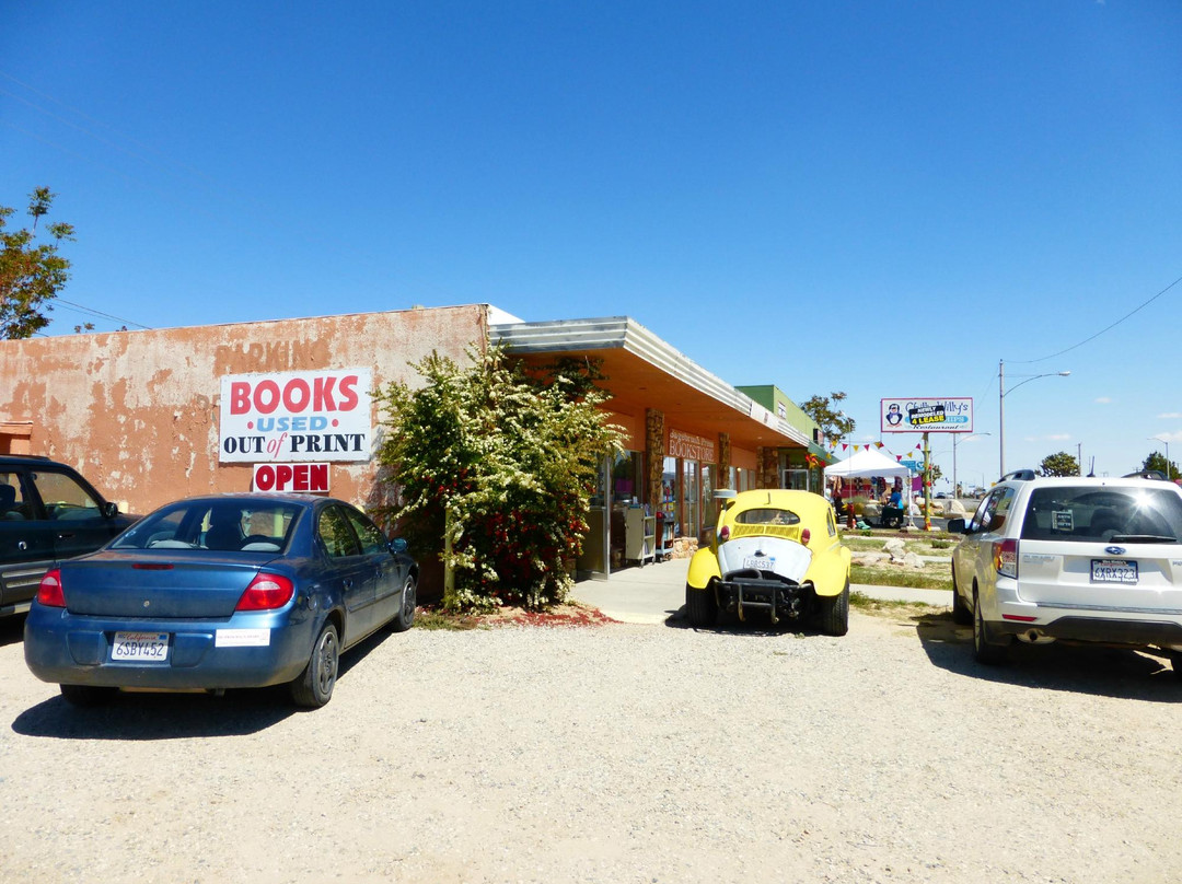Sagebrush Press Bookstore-Yucca Valley必去景点