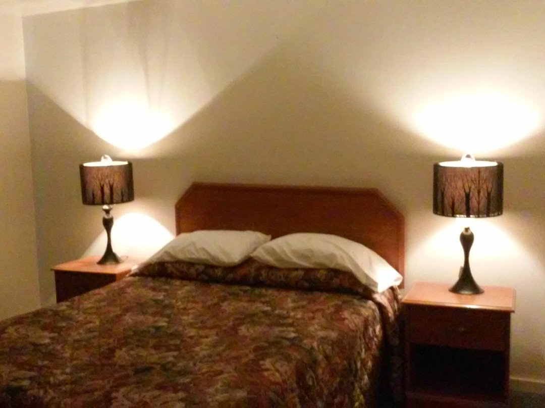 Pine Creek Inn Hotel主图