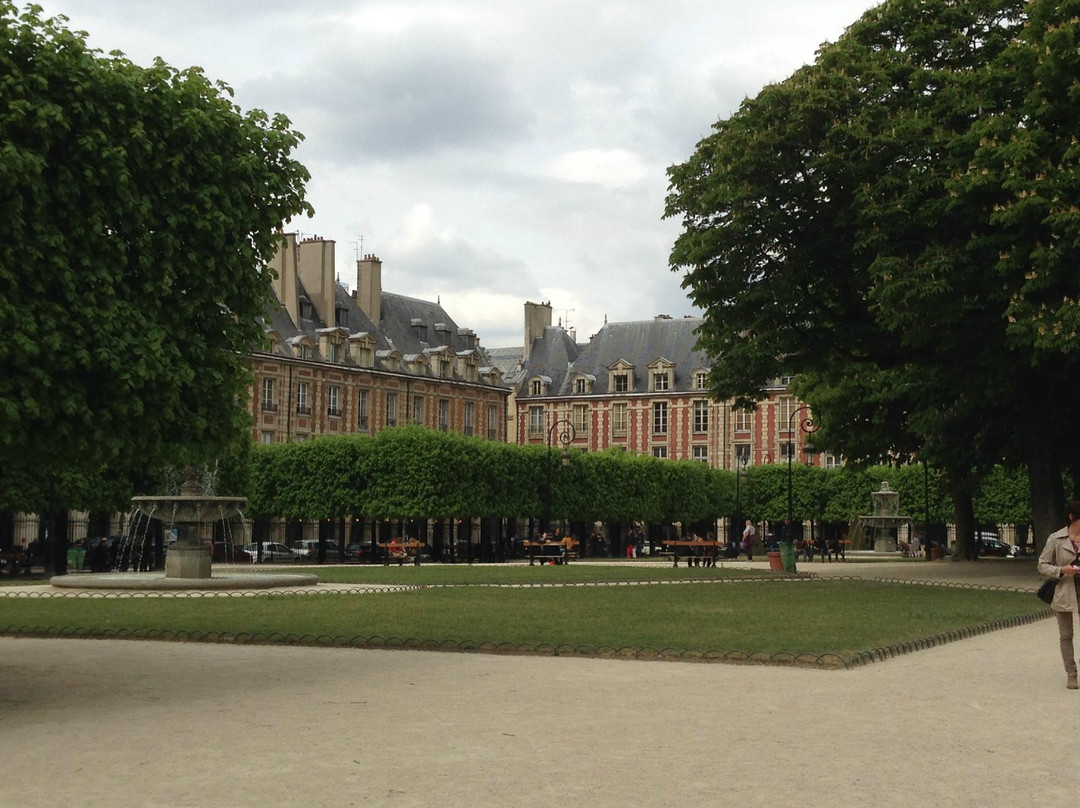 孚日广场-巴黎必去景点