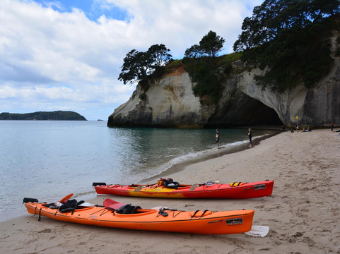 Cathedral Cove Kayak Tours-哈海必去景点