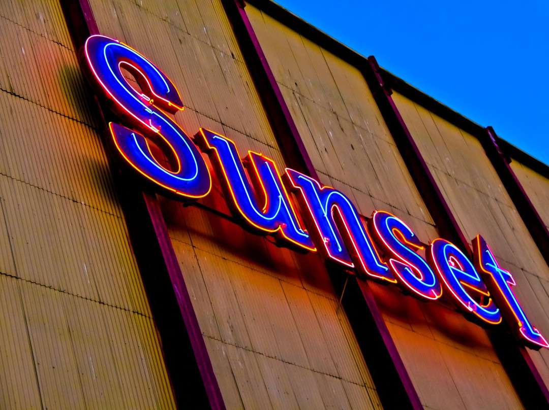 Sunset Drive-In Theatre-圣路易斯-奥比斯波必去景点