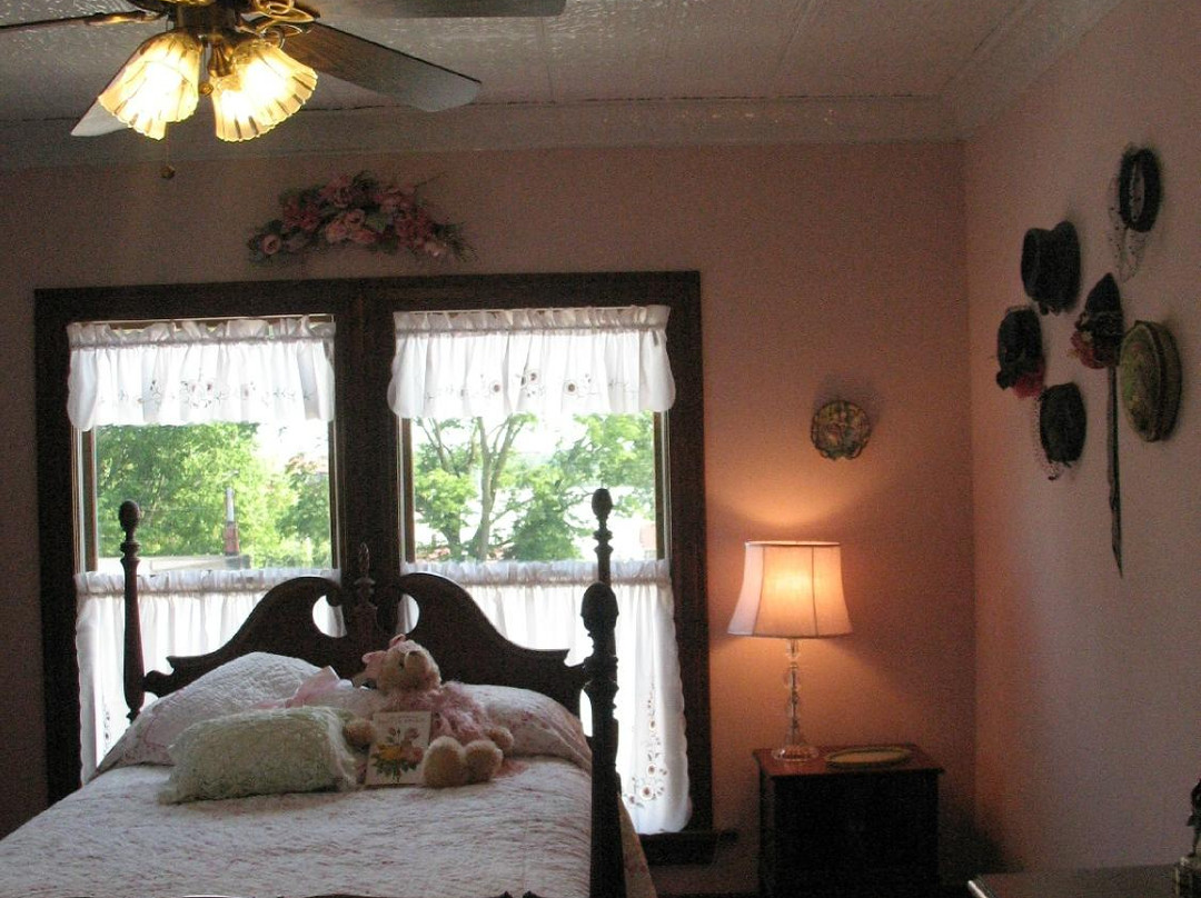 Lucy Maes Guest House主图