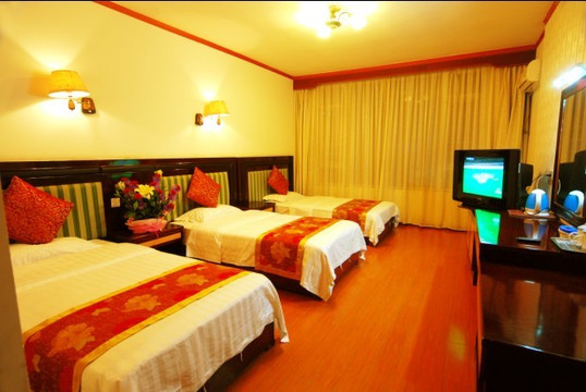 峨眉山蜀乡酒店主图