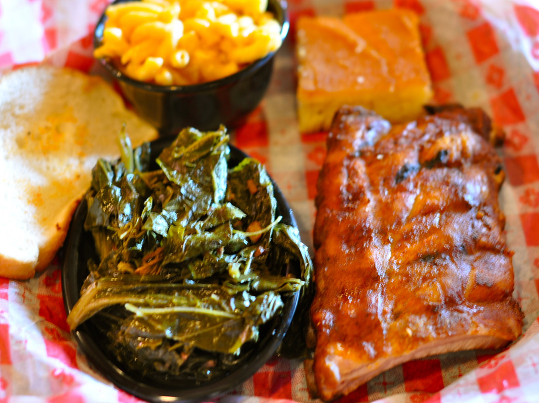 瓦尔多斯塔餐馆和美食-Smok'n Pig B-B-Q