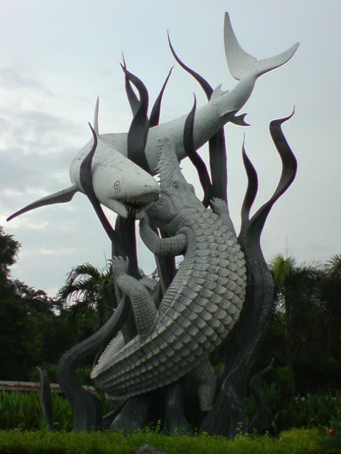 Suroboyo Monument景点图片
